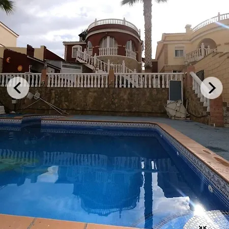 Villa Rr *