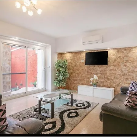 Villa Rr